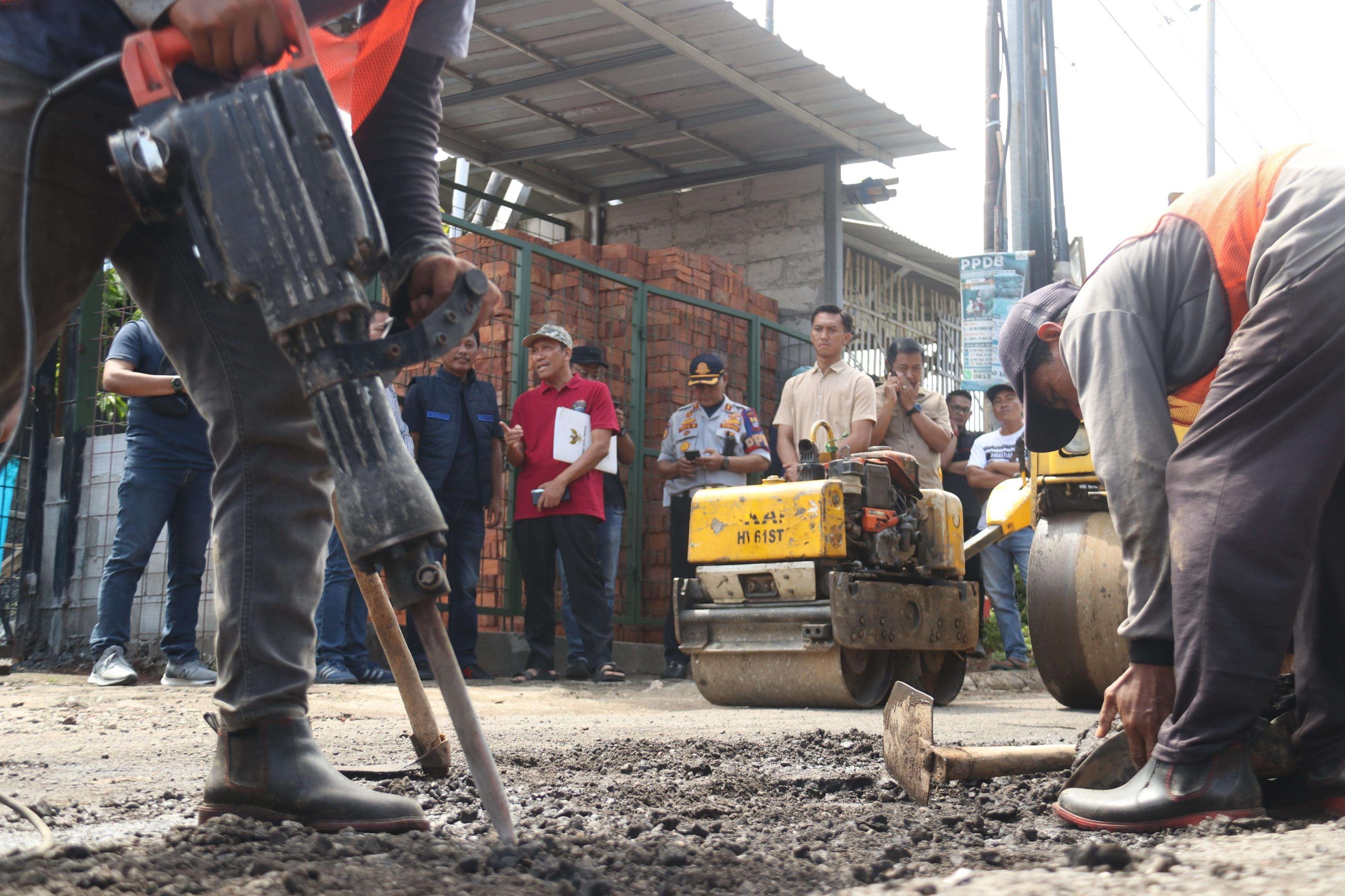 Kondisi Jalan di Kota Cirebon: Tantangan dan Upaya Perbaikan Infrastruktur Bagi Wali Kota