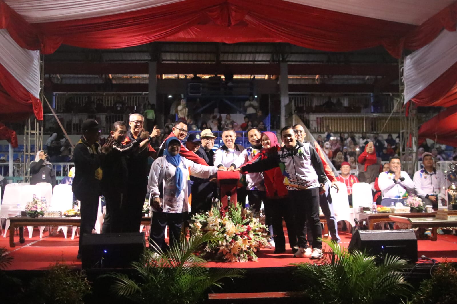 Pj Wali Kota Hadiri Gelaran Porsenitas dan Pameran Produk Unggulan ke XI tahun 2024 di Cilacap