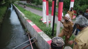 Atasi Banjir, Pemda Kota Cirebon Lakukan Penyedotan di RW 08 Karang Anom