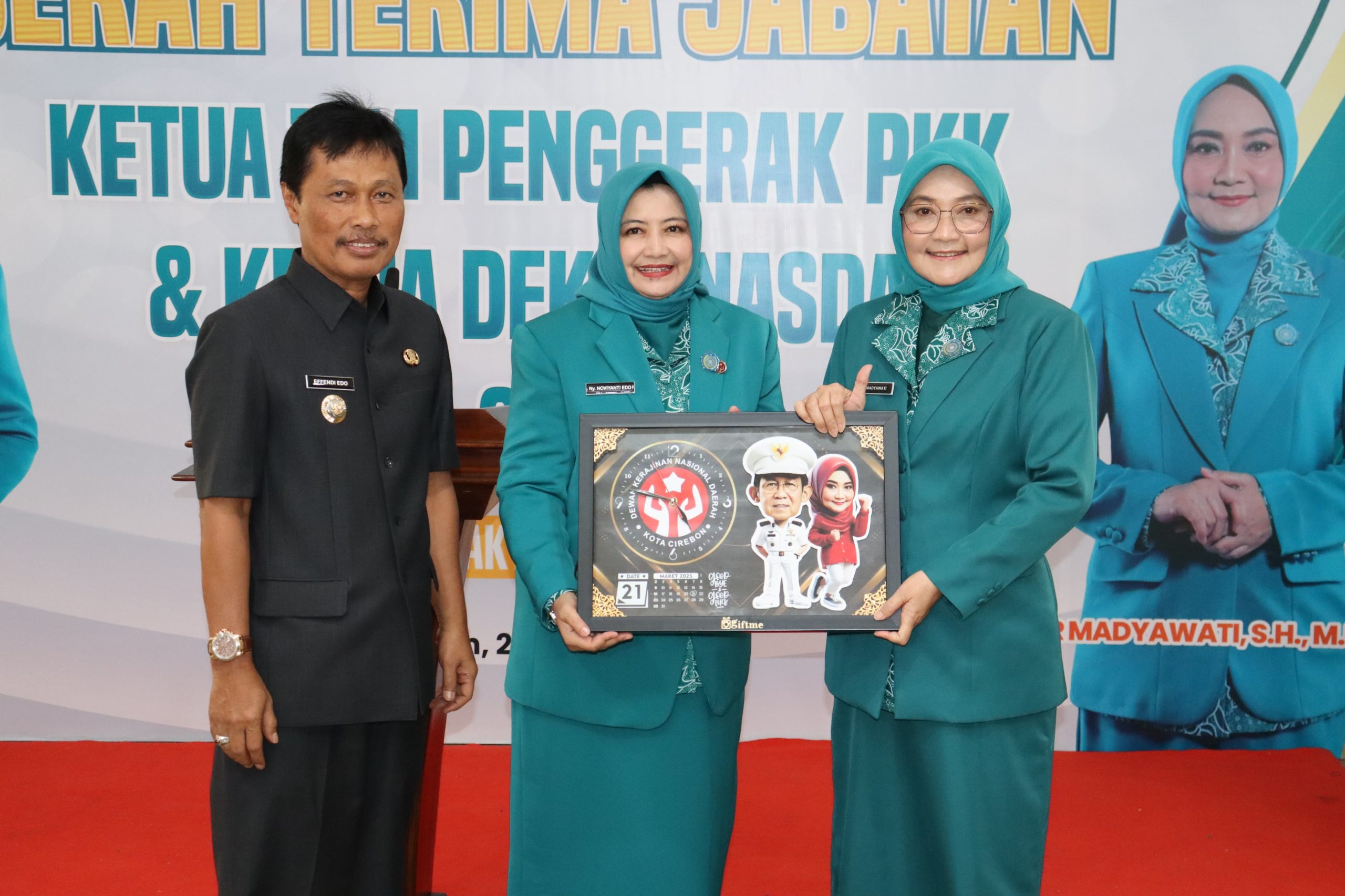 Serah Terima Jabatan Ketua TP PKK dan Dekranasda, Wali Kota : Mari Fokus Pemberdayaan dan Perekonomian Lokal