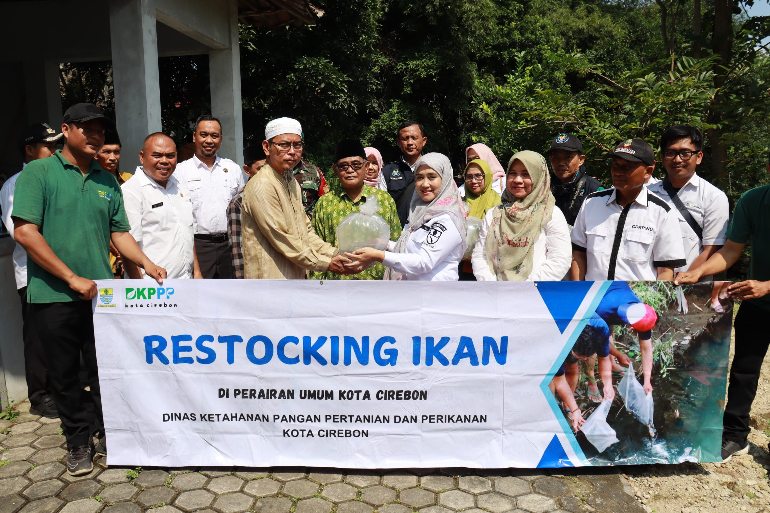 Kota Cirebon Terima Bantuan 85 Ribu Benih Ikan, Dorong Ketahanan Pangan dan Ekowisata Perairan