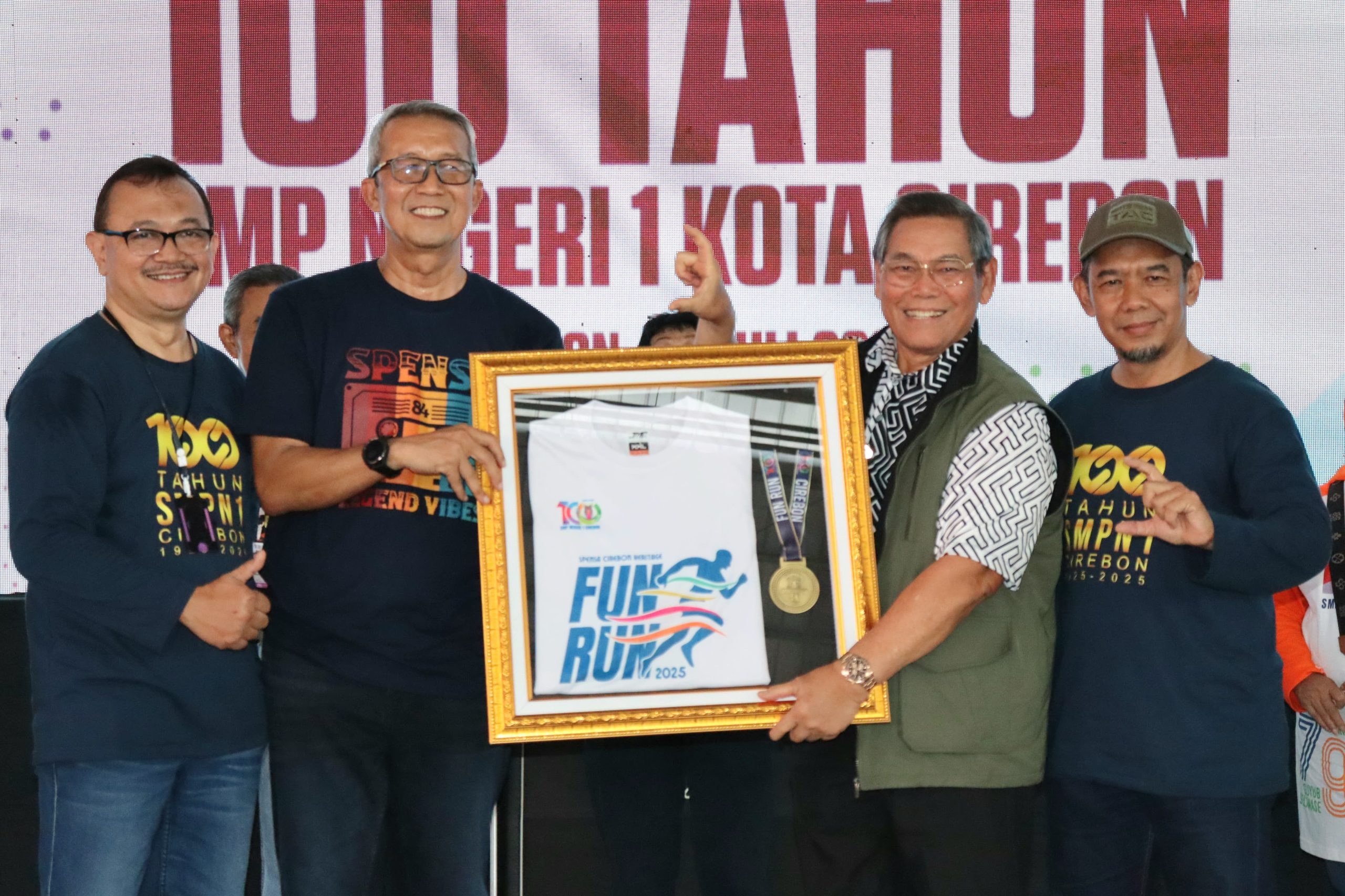 Sekda: 100 Tahun SMPN 1 Kota Cirebon Cermin Kekuatan Silaturahmi Lintas Generasi