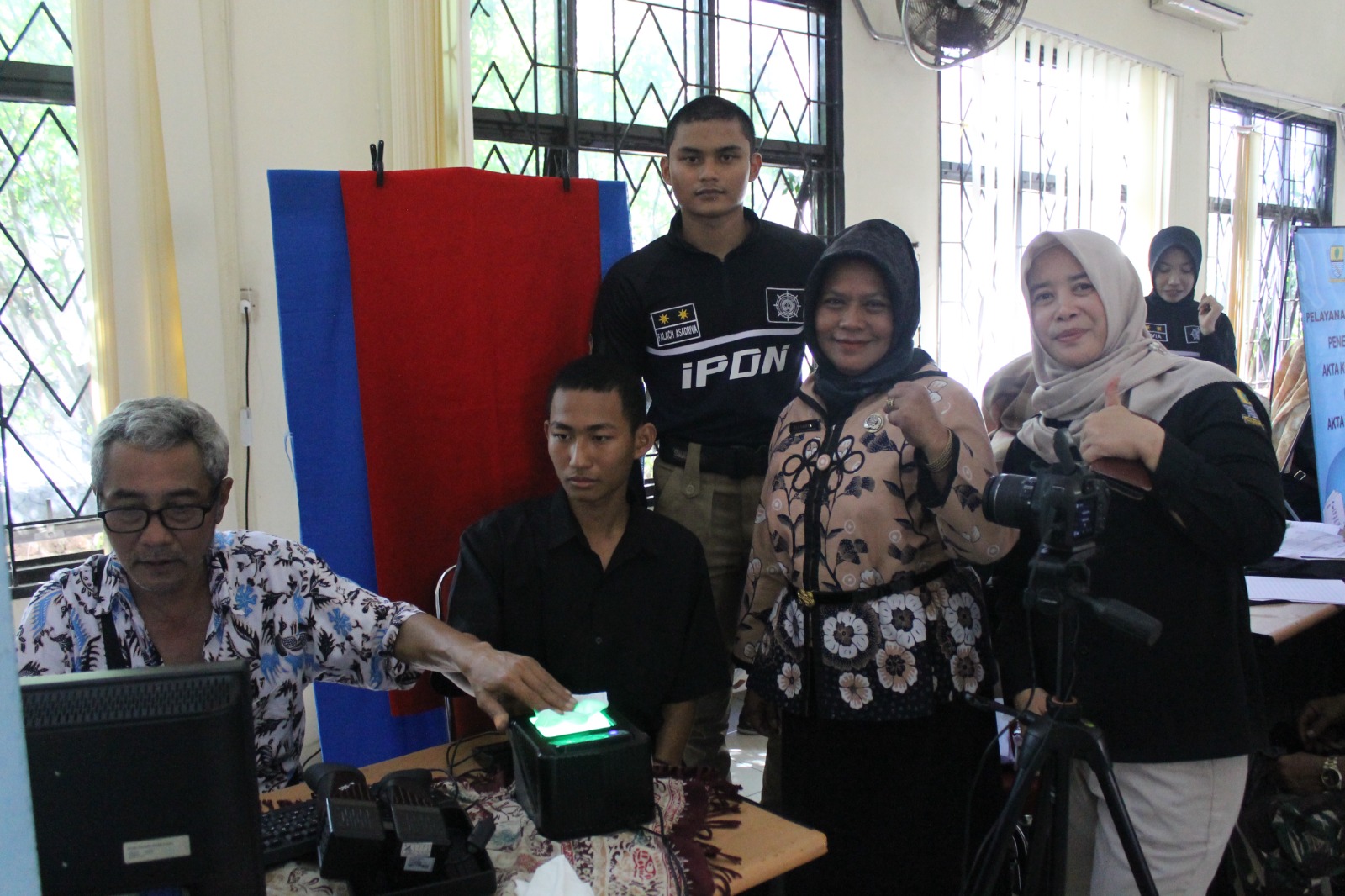 Disdukcapil Kota Cirebon Kejar Perekaman KTP Baru Pemilih Pemula